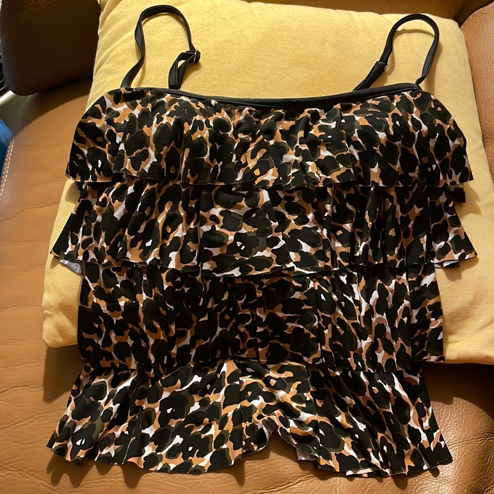 Slimshaper layered tank